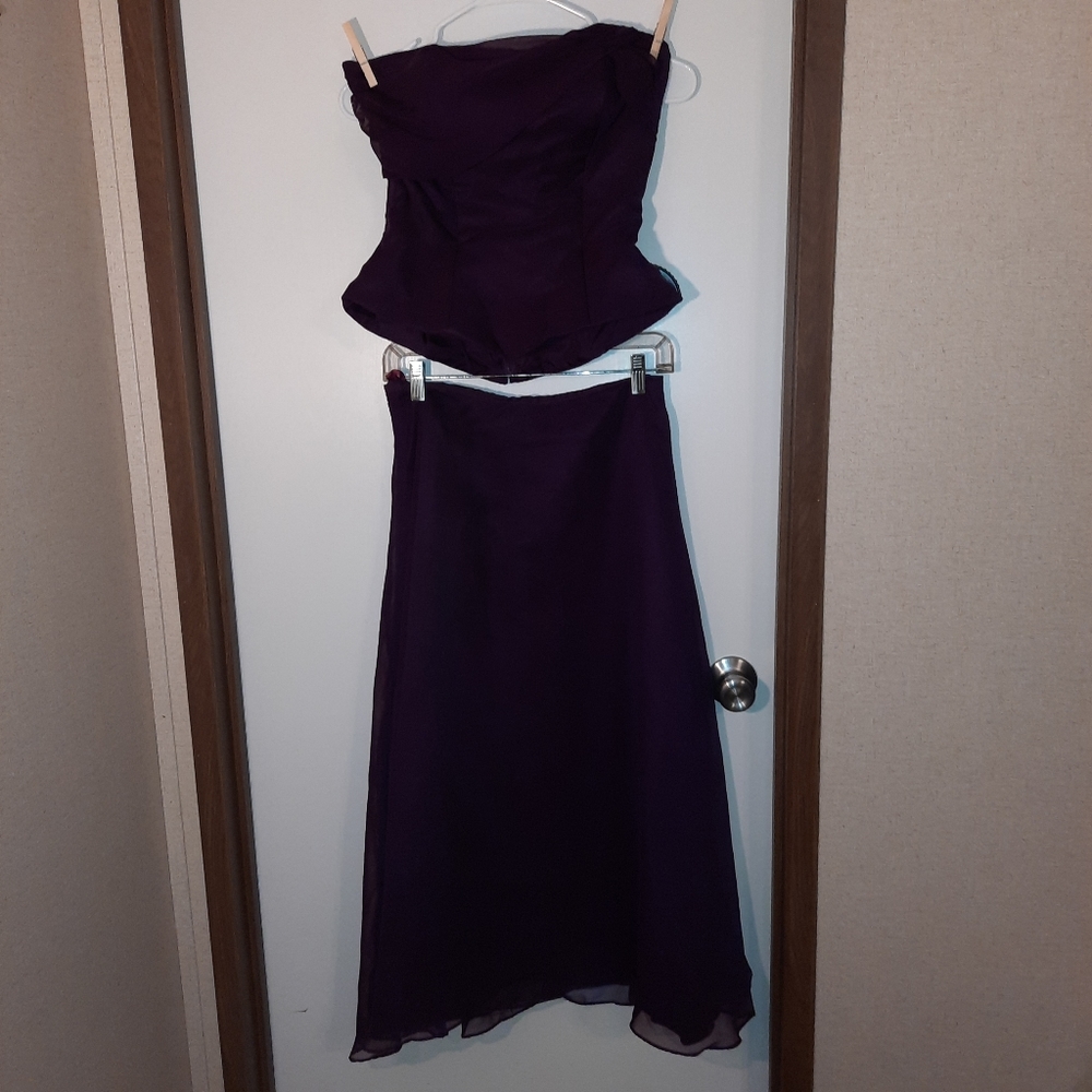 LADIES 2 PC FORMAL GOWN MADE BY MORI LEE SIZE 10 COLOR IS PLUM